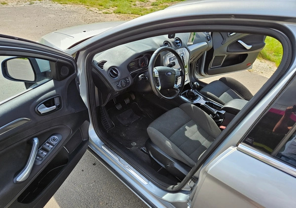 Ford Mondeo cena 18500 przebieg: 246000, rok produkcji 2009 z Wronki małe 172
